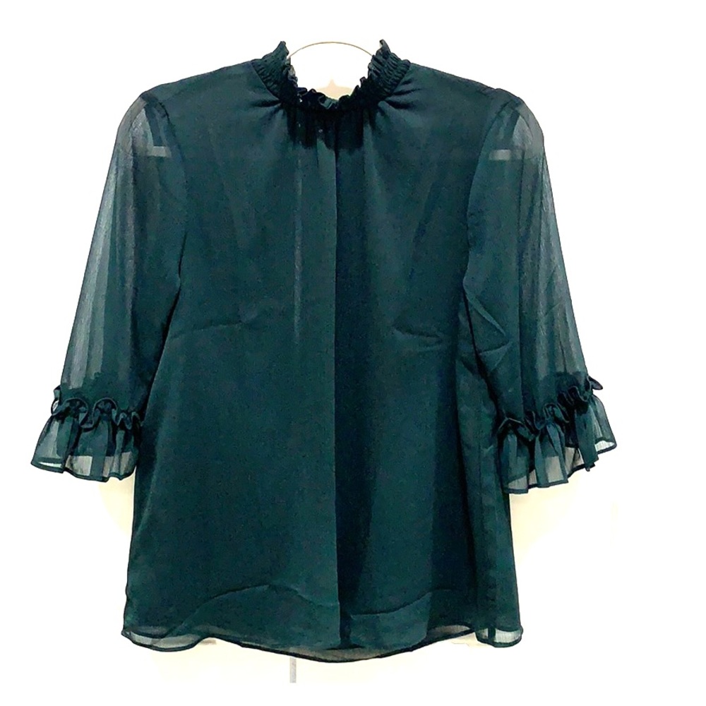 Green ruffle long sleeves